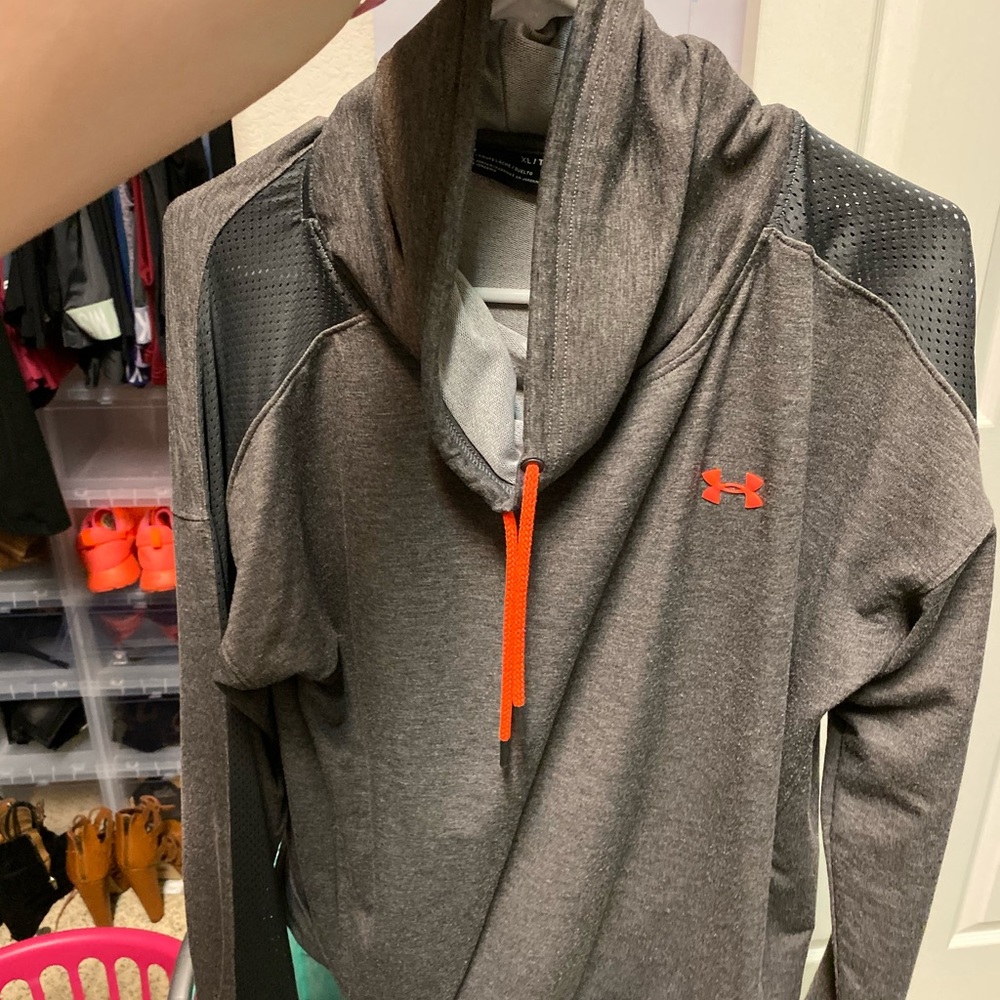 Used Under Armour Pullover
